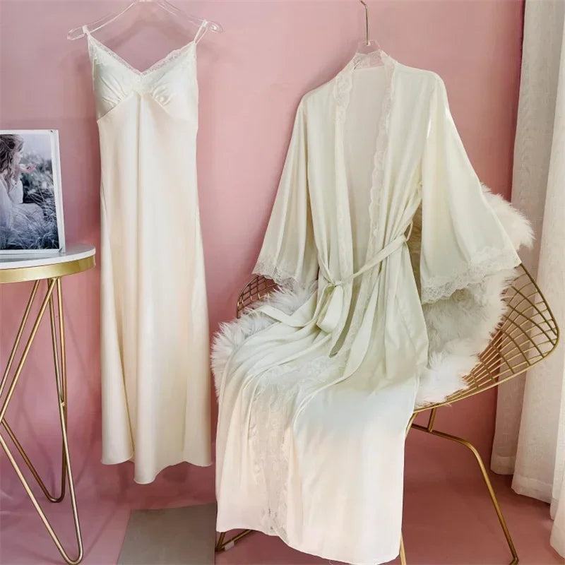 Ensemble Peignoir & Nuisette Satin – Dentelle Séduisante Toutes Saisons