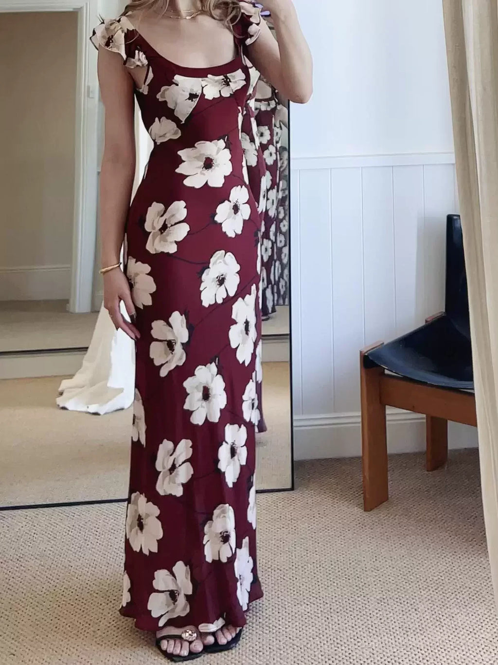 Robe Longue Florale en Soie à Volants – Élégante & Sans Manches