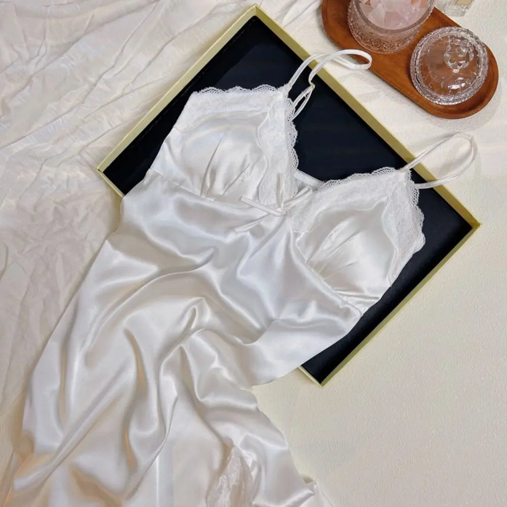 Robe Nuisette Femme en Soie Glacée – Dentelle & Bretelles