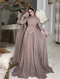 Robe Longue Slim Col Carré – Sequins, Taille Haute & Grande Jupe Évasée