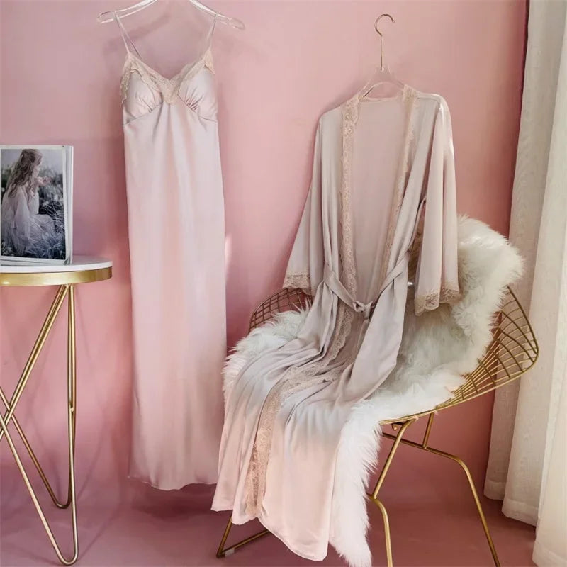 Ensemble Peignoir & Nuisette Satin – Dentelle Séduisante Toutes Saisons