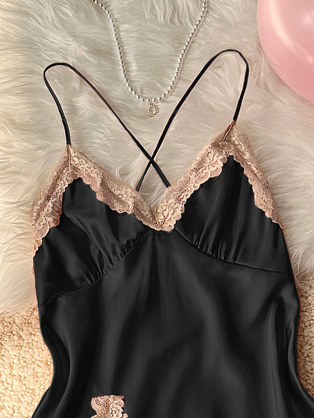 Nuisette Sexy Col V – Dentelle & Dos Croisé | Blanc, Rose, Rouge, Noir