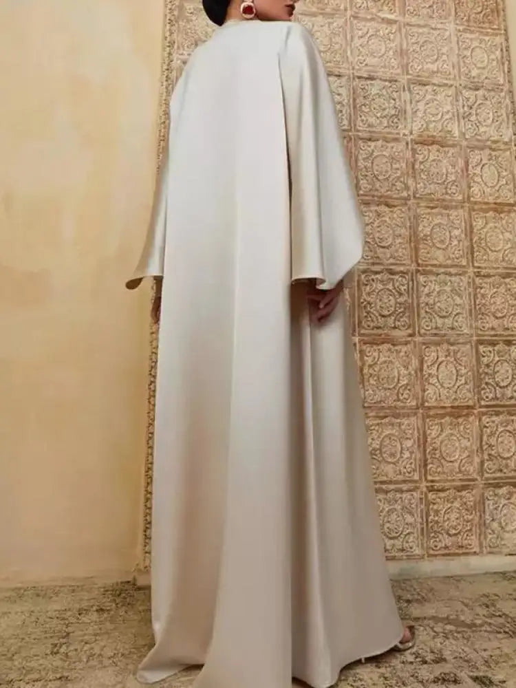 Robe Longue Femme en Satin – Manches Chauve-Souris, Fente & Col Rond Élégant