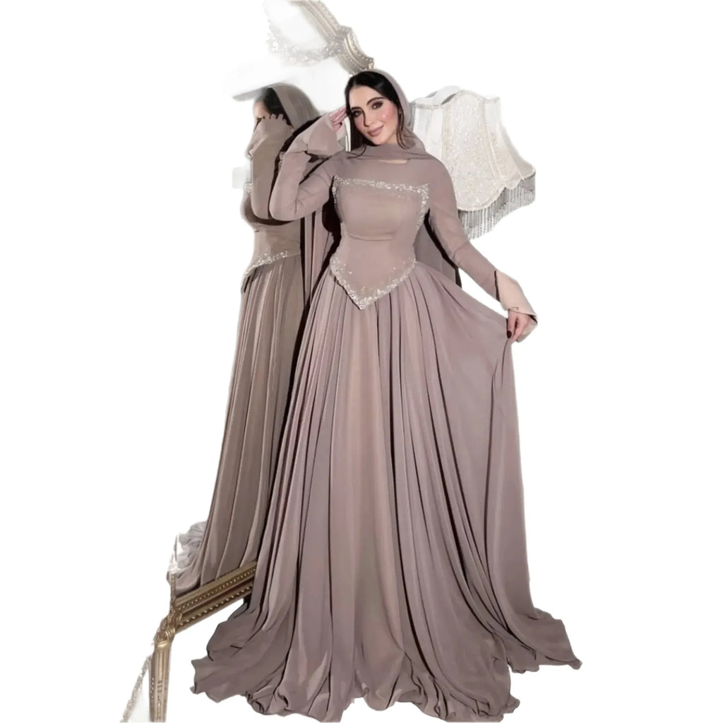 Robe Longue Slim Col Carré – Sequins, Taille Haute & Grande Jupe Évasée