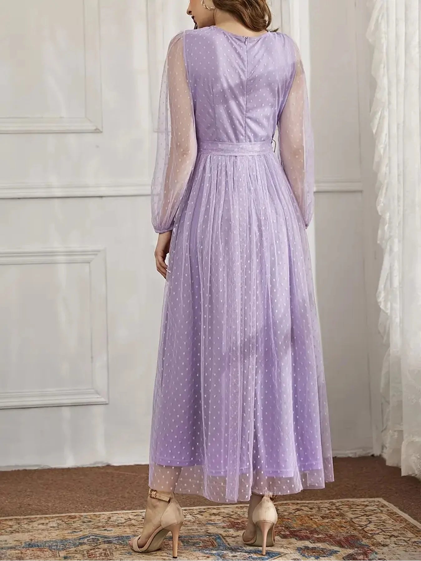 Robe Longue Semi-Transparente Manches Longues – Col Rond, Taille Empire & Ceinture